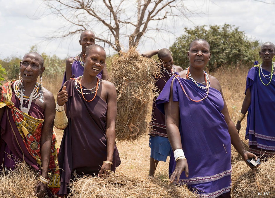 Masai-Frauen am Feld