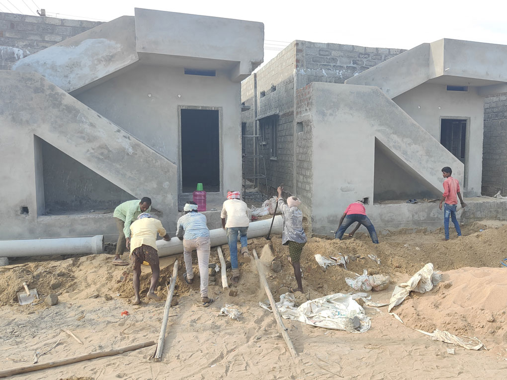375-indien-familien-hausbau-baustelle-mitarbeit-rohbau-03