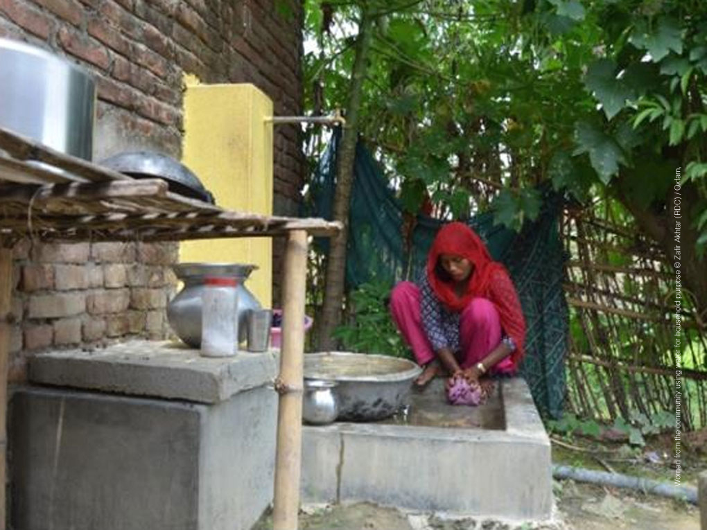 387-nepal-wasser-trinkwasser-sauber-gesund-frau-waschen Kopie