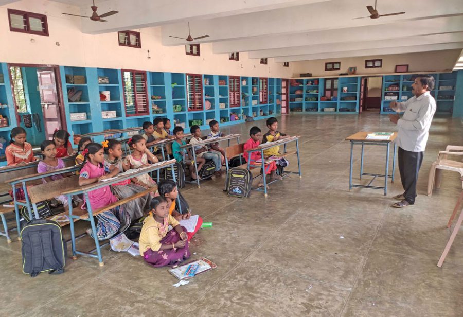 Damit der Unterricht verbessert werden kann, sollen neue, gut qualifizierte LehrerInnen angestellt werden und bereits vorhandenes Lehrpersonal umfassend weitergebildet werden.