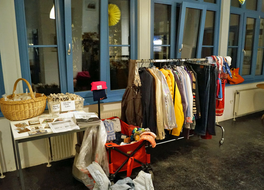Am Stand vom Vinzishop konnte man auch trendige Secondhand Kleidung erstehen.