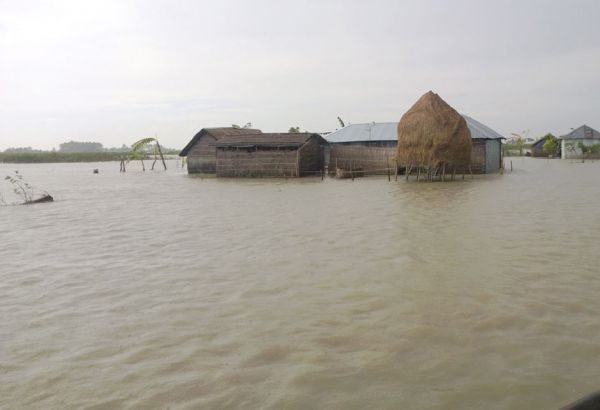 Bangladesch ist ein extrem flaches Land. Jedes Jahr ist ein Fünftel des Landes Überflutungen ausgesetzt, mit denen die Menschen zu leben gelernt haben. Aber im August 2016 stand nach massiven Monsunregen ein Großteil des Landes unter Wasser.