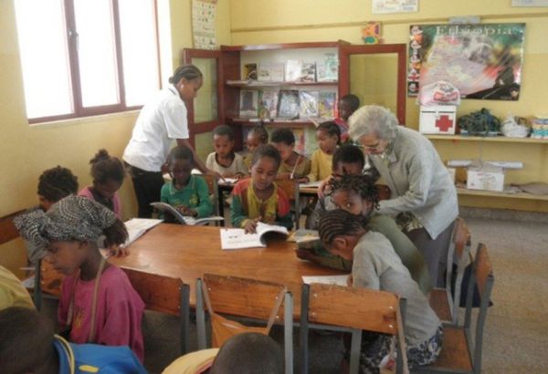 Unsere Partner-Organisation Misereor arbeitet zusammen mit den Schwestern der Franciscan Missionaries of Mary Sisters vor Ort, um die Bildungssituation der Mädchen und Frauen zu verbessern. (c) Misereor Kinder im Klassenzimmer
