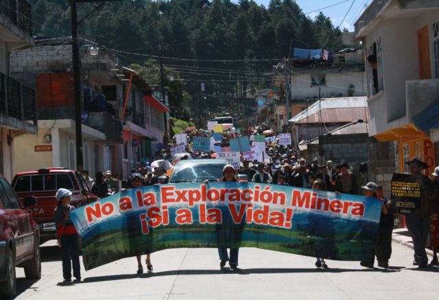 Viele Menschen aus indigenen Gemeinden setzen sich aktiv für den Erhalt ihres Natur- und Lebensraums ein und werden so zu MenschenrechtsverteidigerInnen. (© COPAE/Misereor) Recht, Umwelt, Indigen, Guatemala, Südamerika