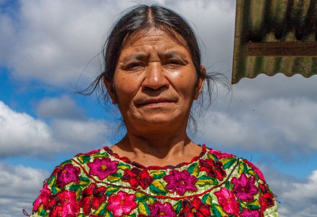 Die indigenen Maya-KleinbäuerInnen besitzen meist nur ein winziges Stück Land. Die Auswirkungen des Klimawandels führen dazu, dass ihre ohnehin geringen Ernten kaum mehr ausreichen, um zu überleben.
(Pr. 369, © Entraide et Fraternité)